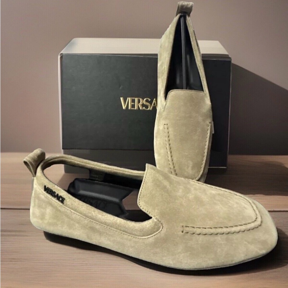 New  men’s Versace Villa Suede Driving Greca Shoes Loafers $775 Sz. 42